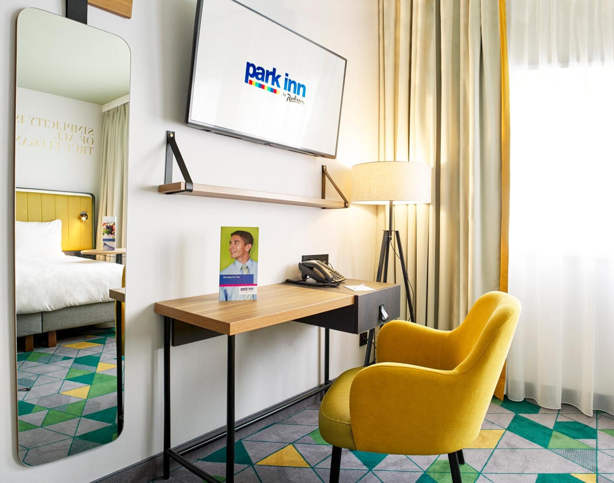 Park Inn By Radisson ハッセルト エクステリア 写真